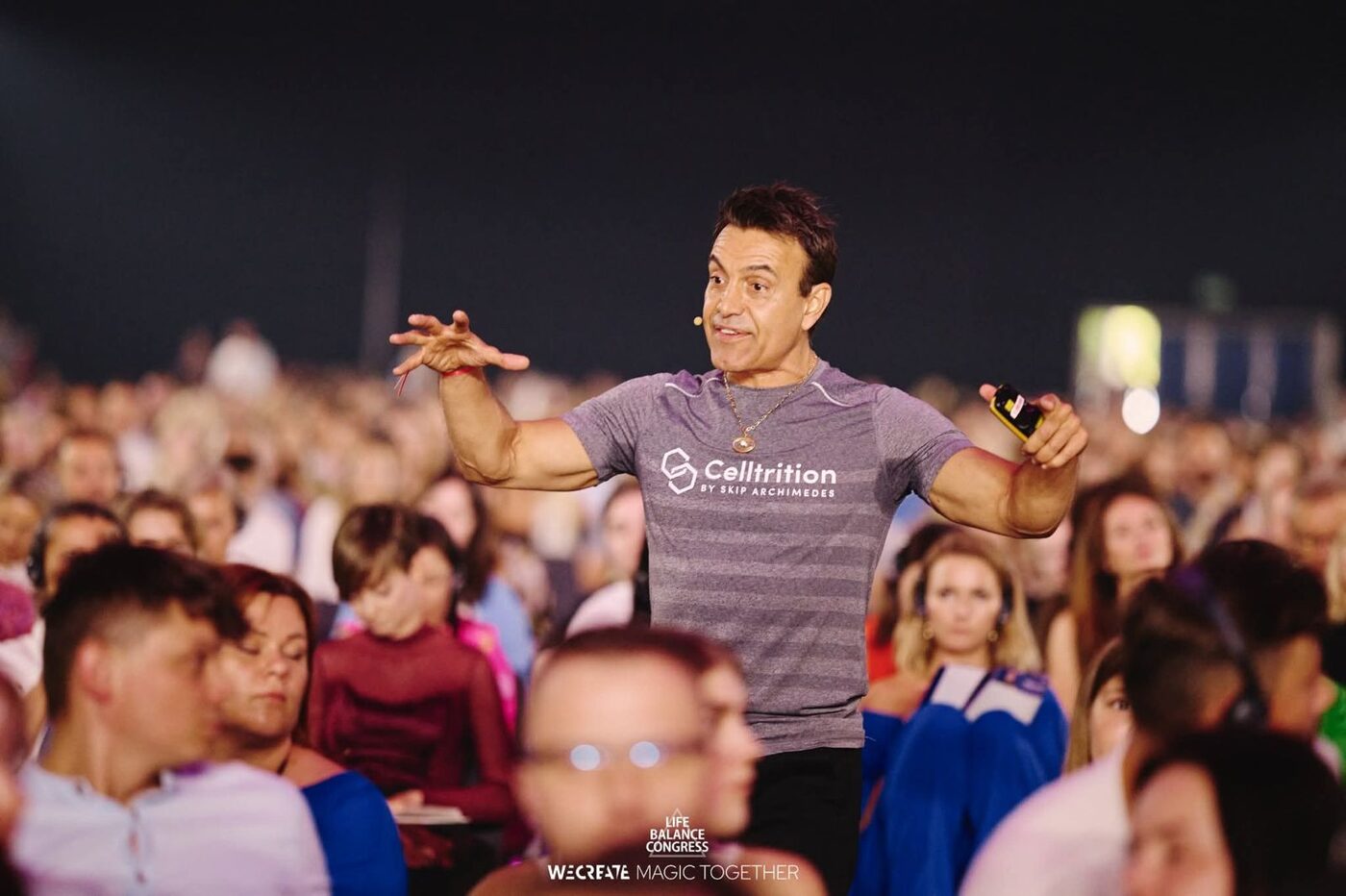 A moment from a previous live event with Skip Archimedes