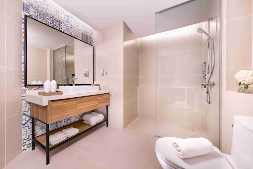 Suite Bathroom